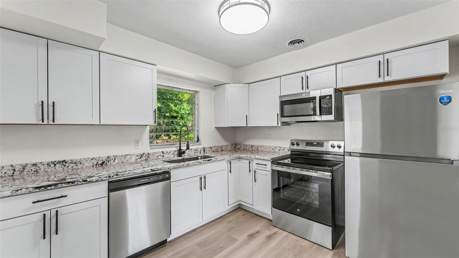 3rd image of 1725 31St St Nw, Winter Haven, FL 33881 | MLS# L4963796