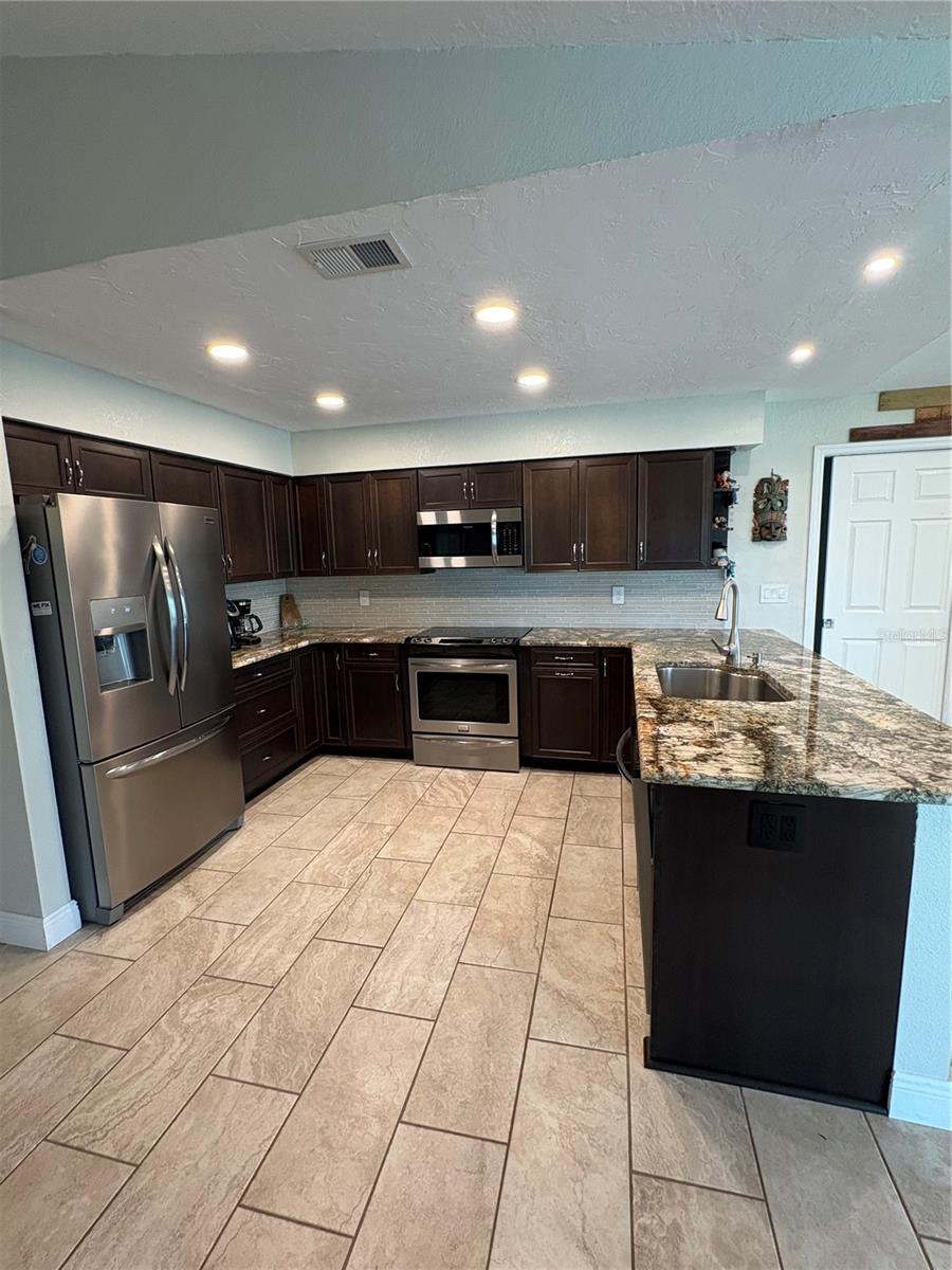 4th image of 5092 Kilty Ct E, Bradenton, FL 34203 | MLS# TB8532702