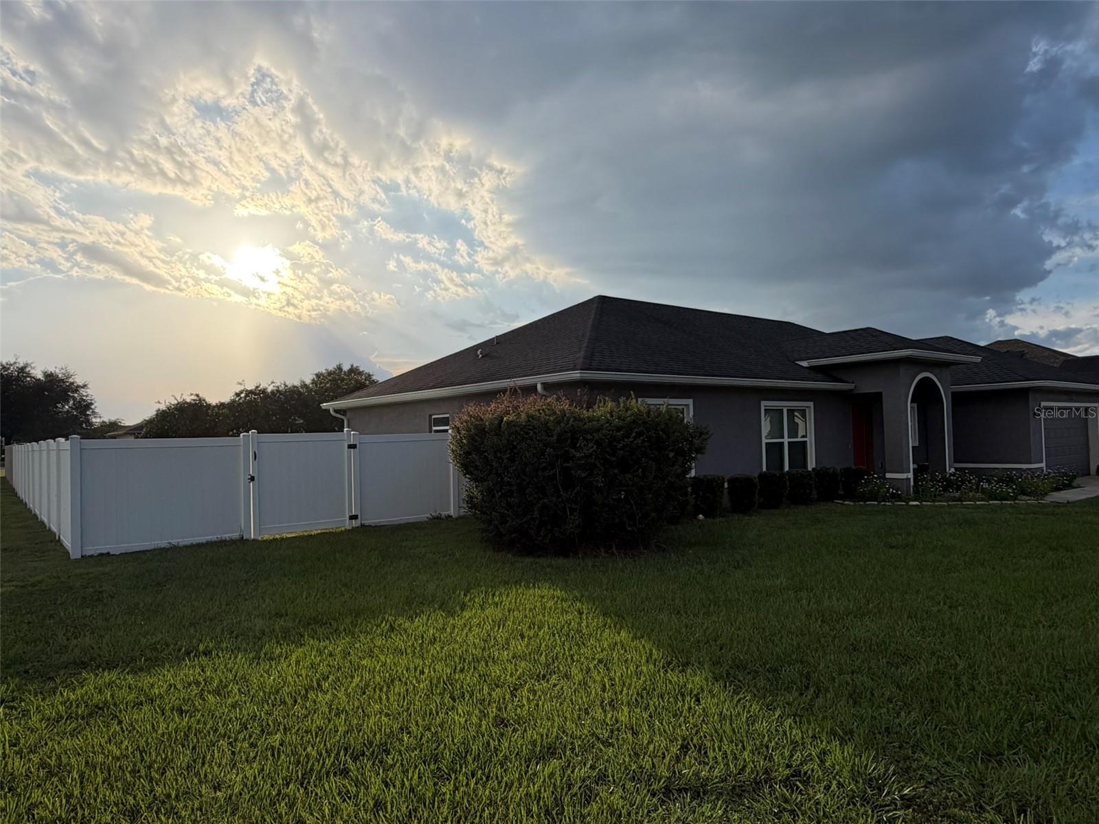 4th image of 10340 Se 69Th Ter, Belleview, FL 34420 | MLS# OM729189