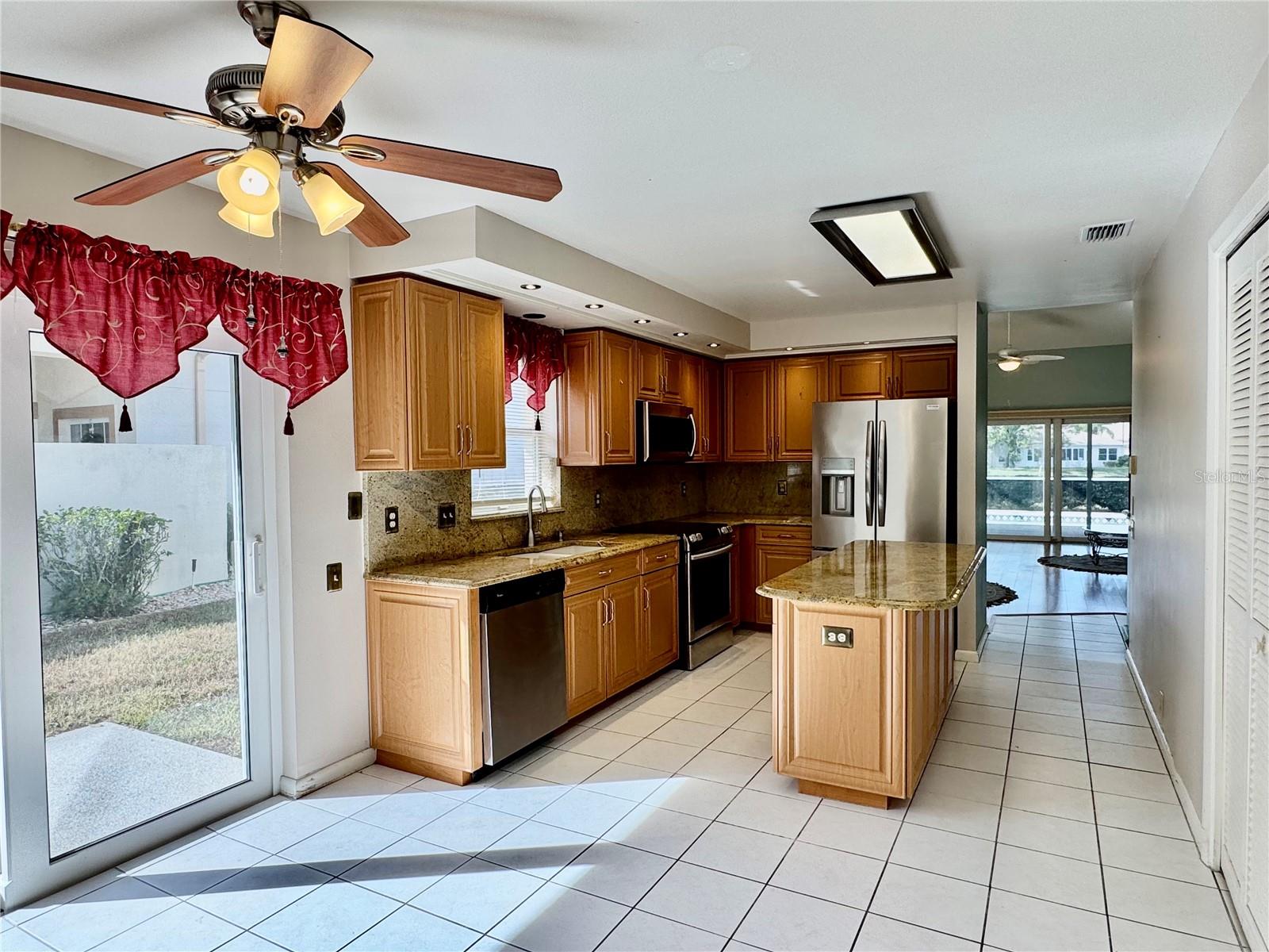 4th image of 4720 Peridia Blvd E, Bradenton, FL 34203 | MLS# A4701032