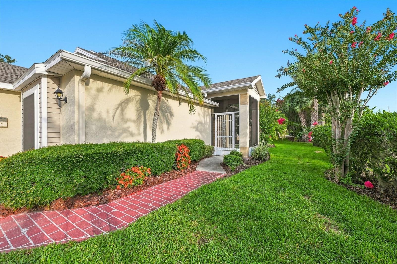 2nd image of 2401 Nantucket Glen Pl #11, Sun City Center, FL 33573 | MLS# TB8532718