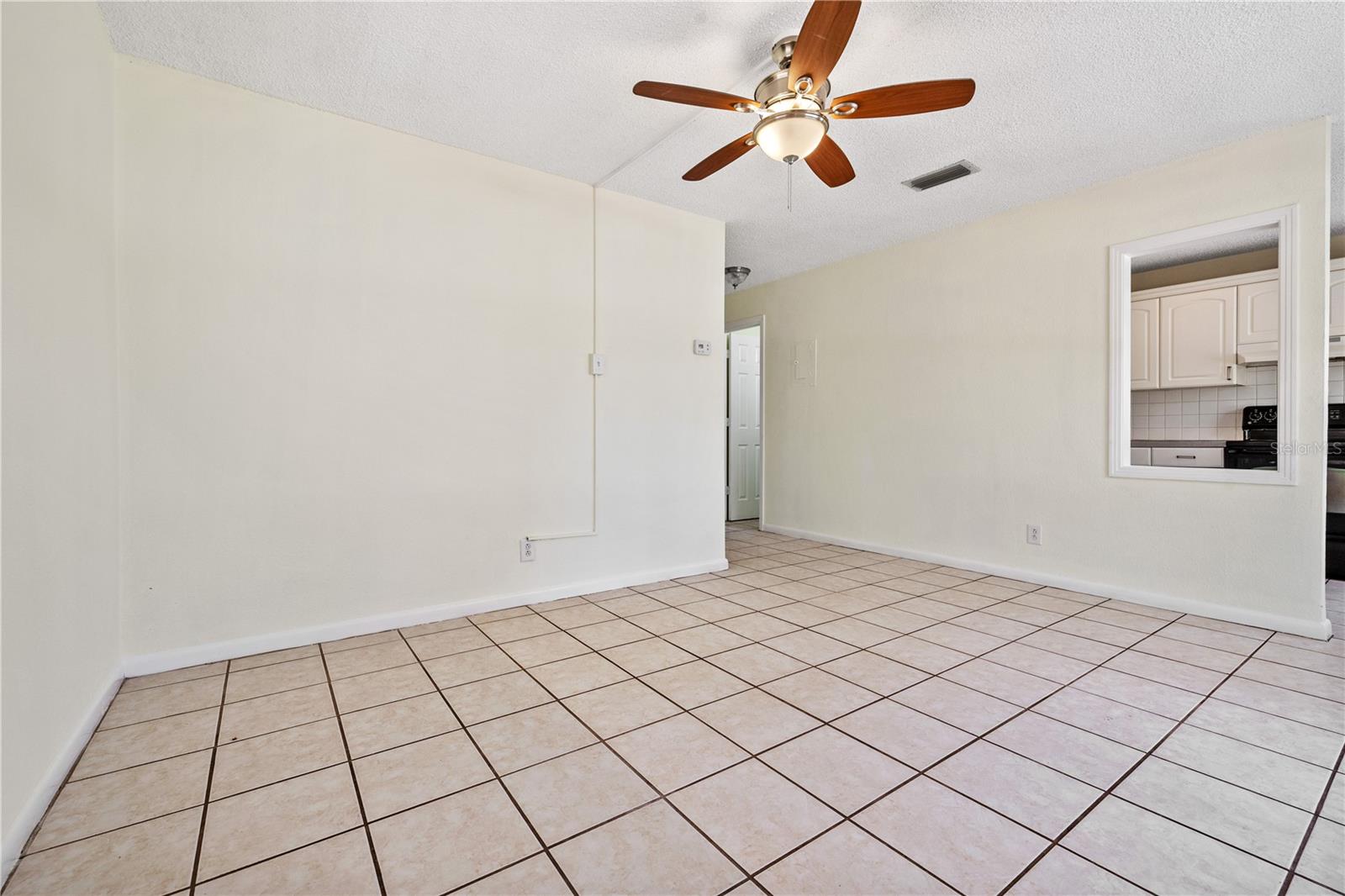 4th image of 5225 Peach Ave, Seffner, FL 33584 | MLS# TB8532756