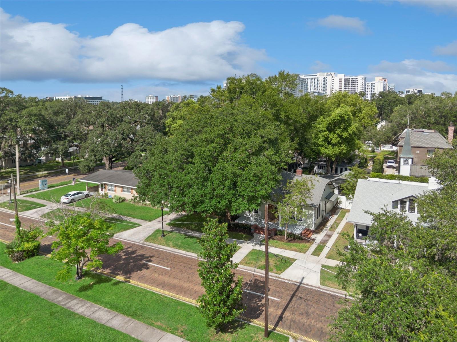 53rd image of 12 N Thornton Ave, Orlando, FL 32801 | MLS# O6428171