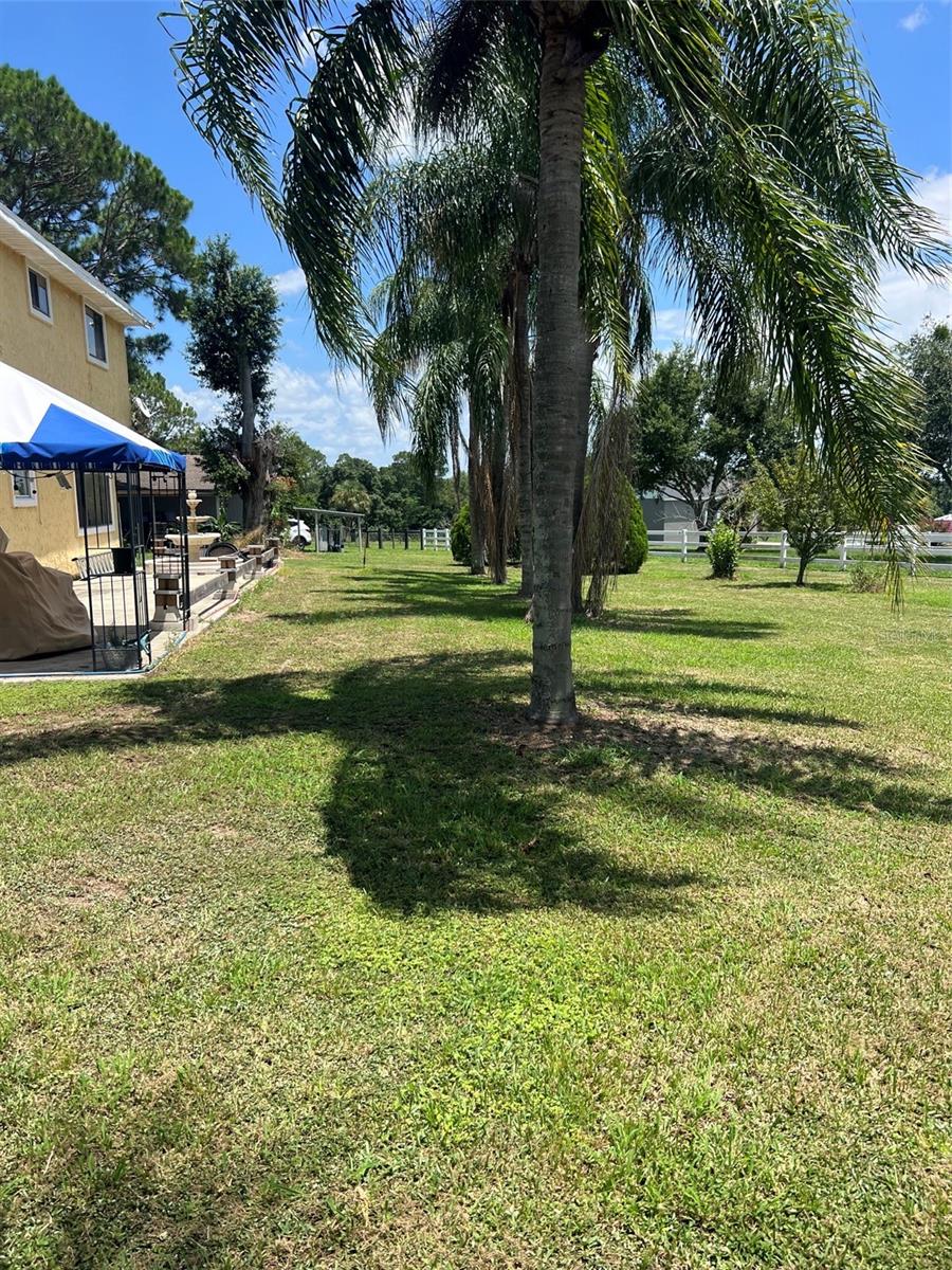 5th image of 915 Hillside Ct S, Winter Haven, FL 33881 | MLS# O6428179
