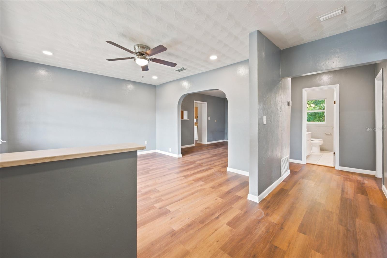 4th image of 10920 Se 55Th Ave, Belleview, FL 34420 | MLS# OM729205