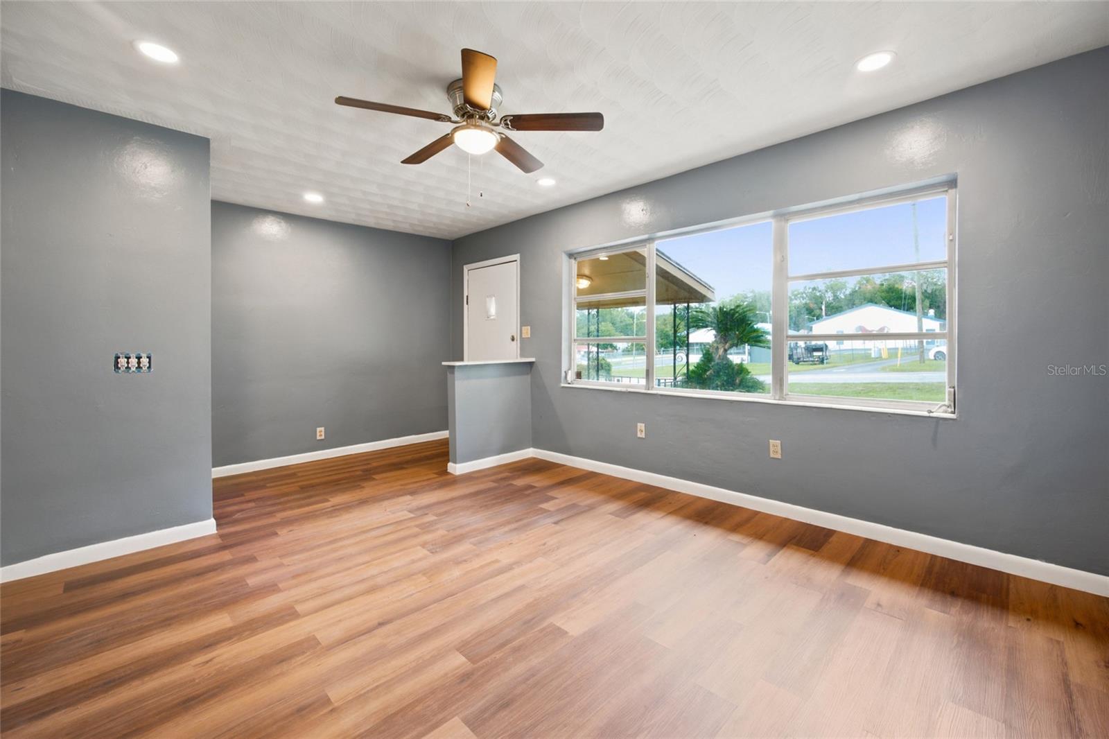 5th image of 10920 Se 55Th Ave, Belleview, FL 34420 | MLS# OM729205