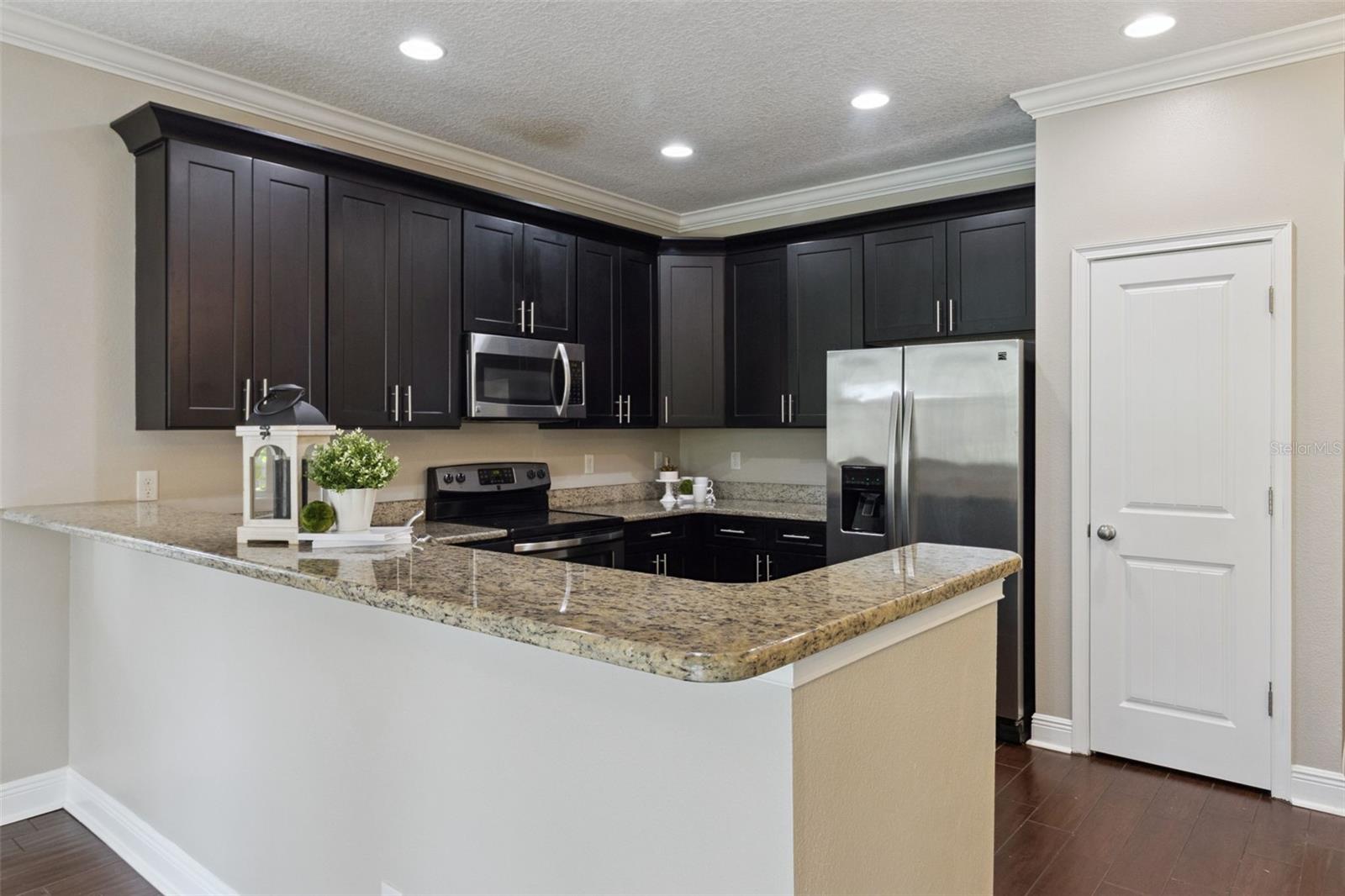 3rd image of 2544 Mayer St, Orlando, FL 32806 | MLS# O6428201