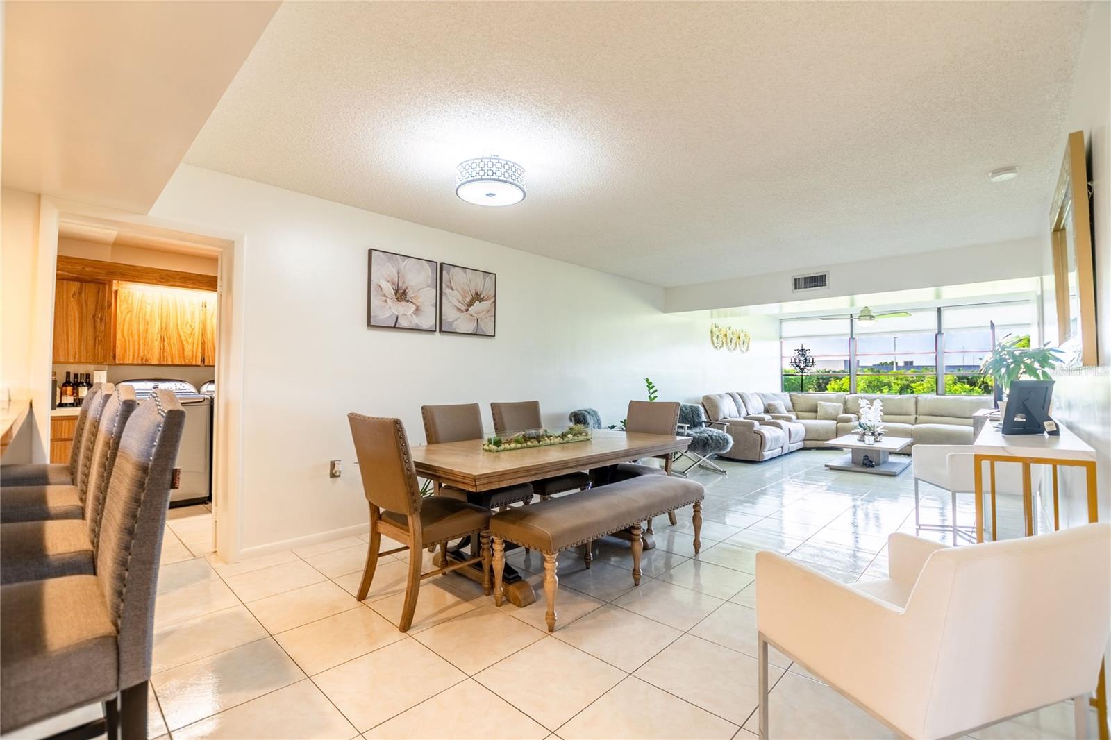 2nd image of 1508 Whitehall Dr #206, Davie, FL 33324 | MLS# O6428216