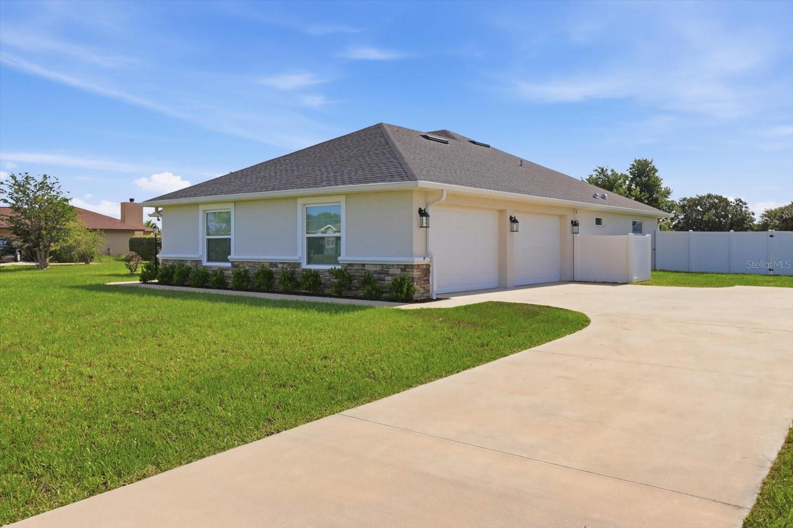 2nd image of 9811 Se 64th Ave, Belleview, FL 34420 | MLS# OM729212