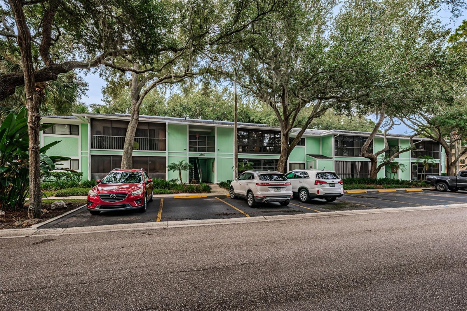 2nd image of 3295 Fox Chase Cir N, PALM HARBOR, FL 34683