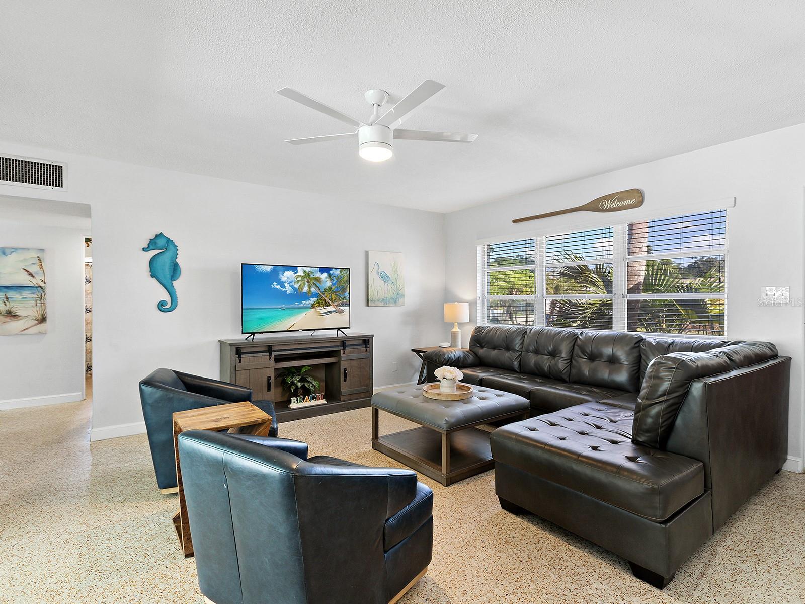 5th image of 4474 Coco Ridge Cir, Sarasota, FL 34233 | MLS# A4701108
