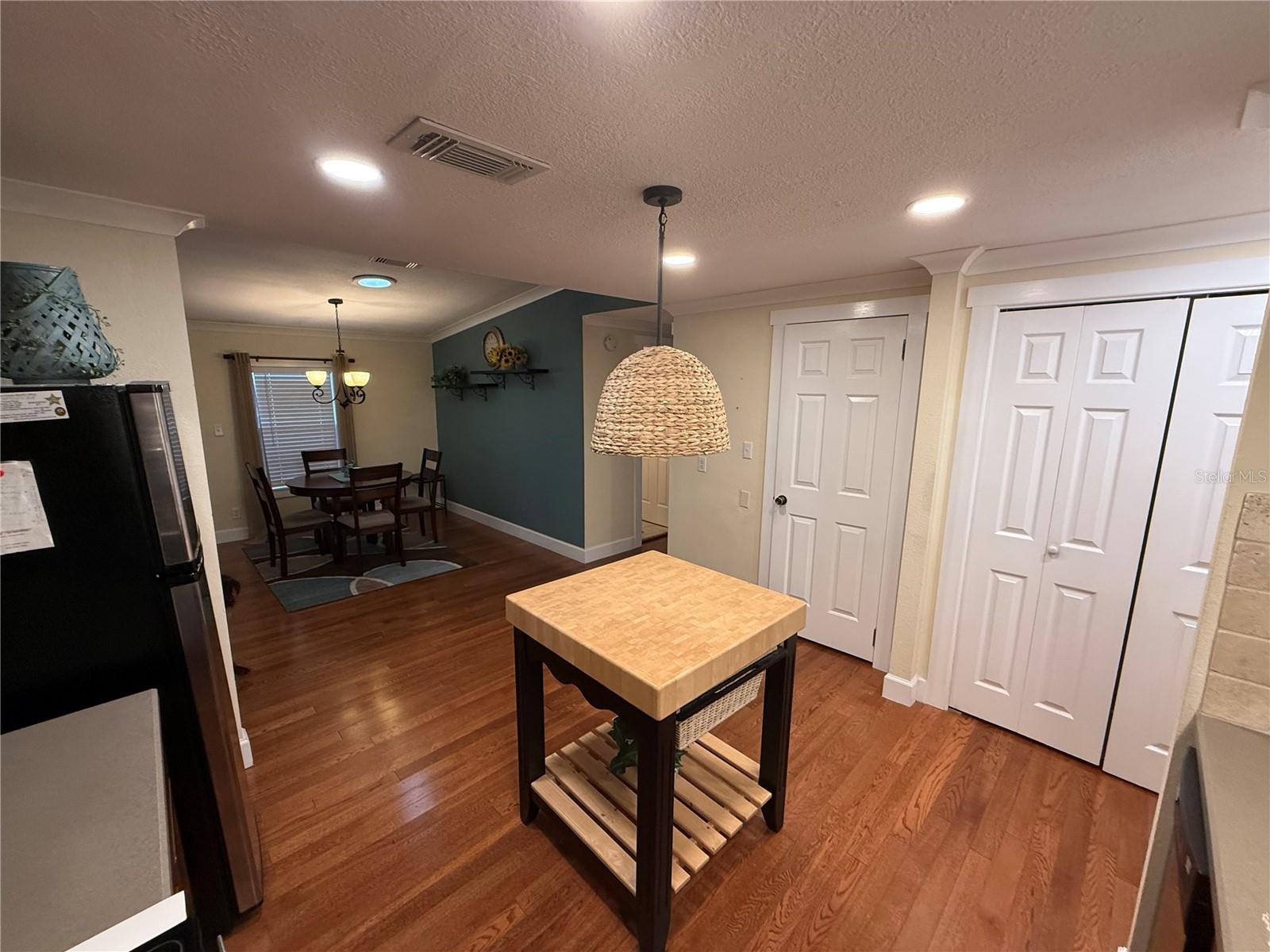 3rd image of 35 Seminole Path, Wildwood, FL 34785 | MLS# G5115572