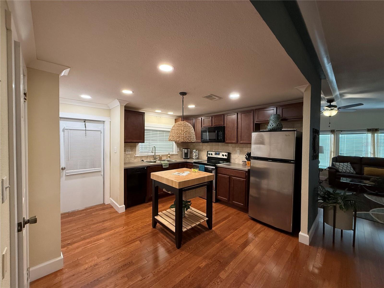 2nd image of 35 Seminole Path, Wildwood, FL 34785 | MLS# G5115572