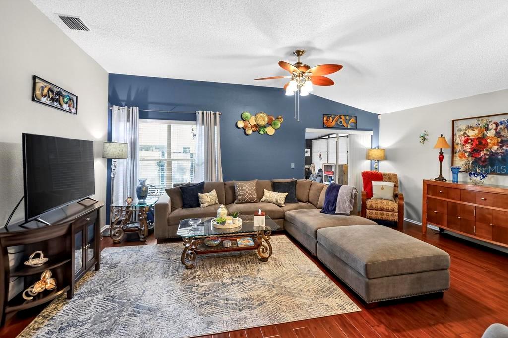 5th image of 852 Franklin Cir, Palm Harbor, FL 34683 | MLS# TB8532968