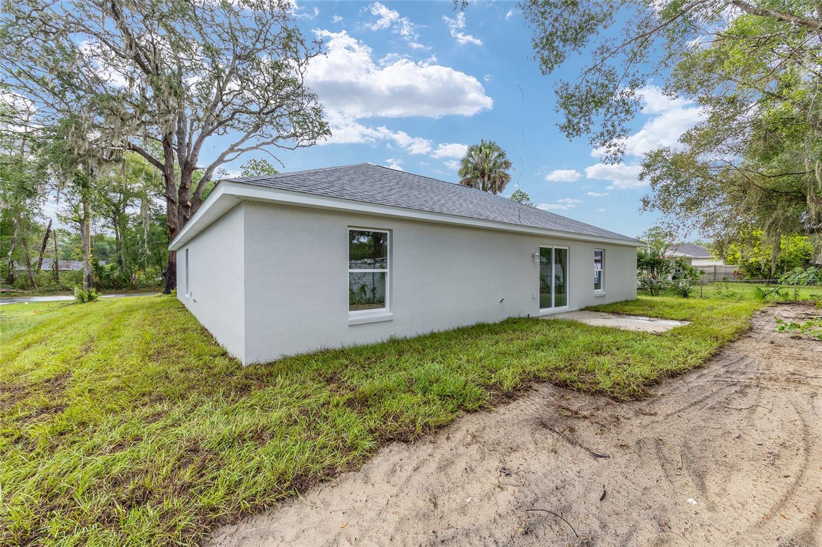 5th image of 20 Malauka Crse, Ocklawaha, FL 32179 | MLS# O6428321