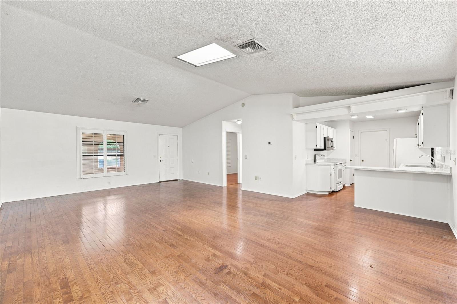 Photo 5 of Single family home for sale at 13469 Bondstone St, Spring Hill, FL 34609 | MLS# W7888005 | Listing updated on 2026-09-02