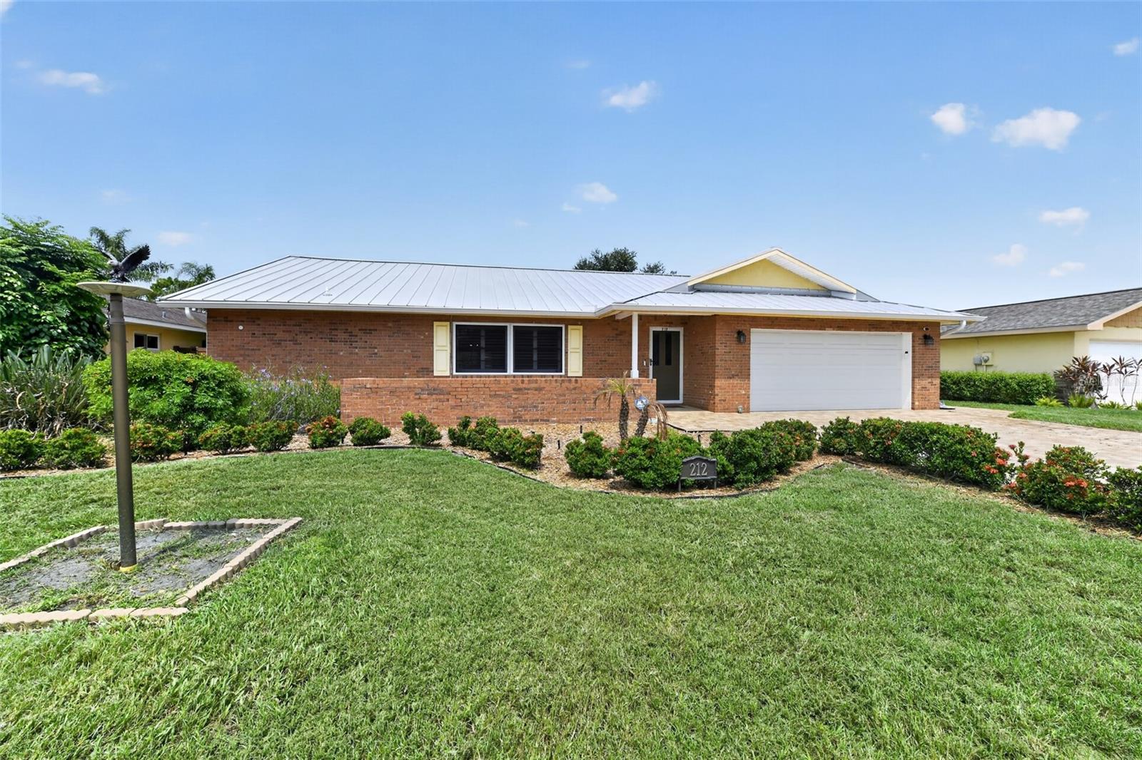 2nd image of 212 68th St Nw, Bradenton, FL 34209 | MLS# A4701145