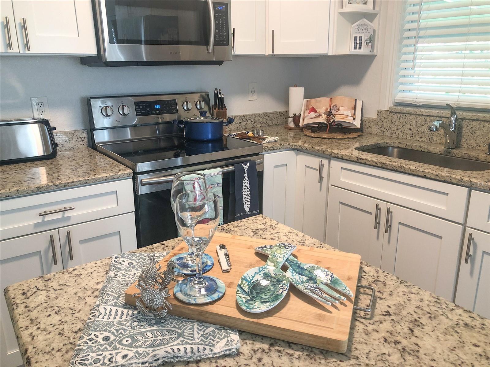 3rd image of 621 Mehlenbacher Rd, Belleair Bluffs, FL 33770 | MLS# TB8533047