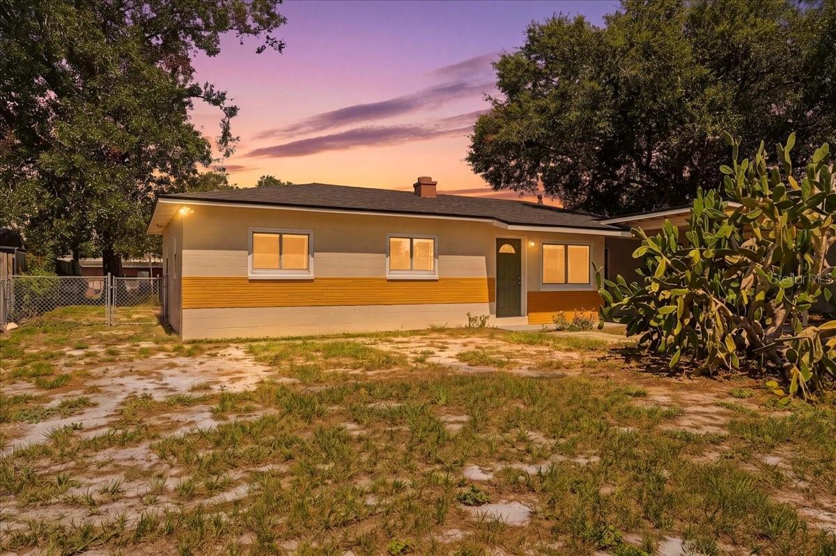 1st image of 813 Ellerbe Wy, Lakeland, FL 33801 | MLS# P4939421