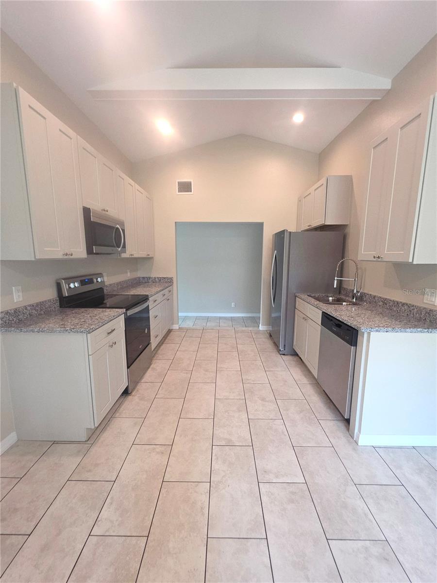5th image of 623 Dexter Dr, Dunedin, FL 34698 | MLS# TB8533077