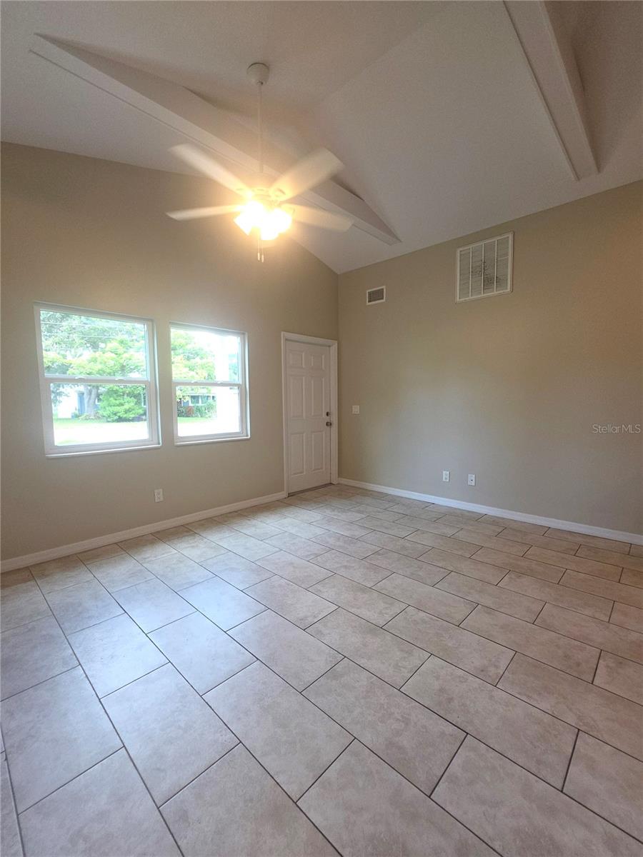 3rd image of 623 Dexter Dr, Dunedin, FL 34698 | MLS# TB8533077