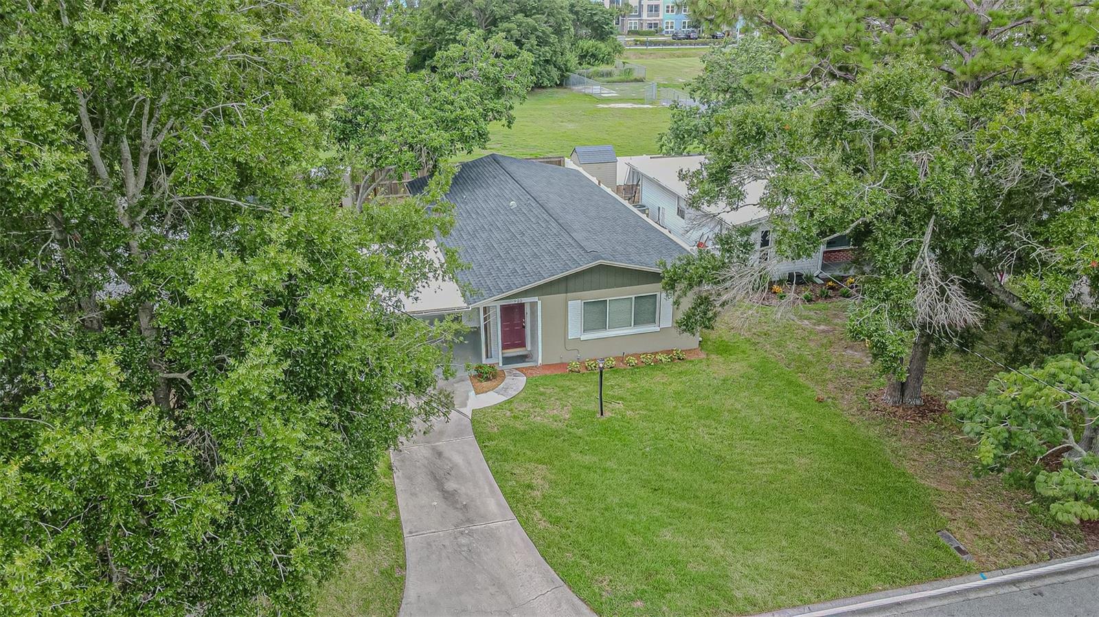 3rd image of 925 Cedarwood Ave, Dunedin, FL 34698 | MLS# TB8533135