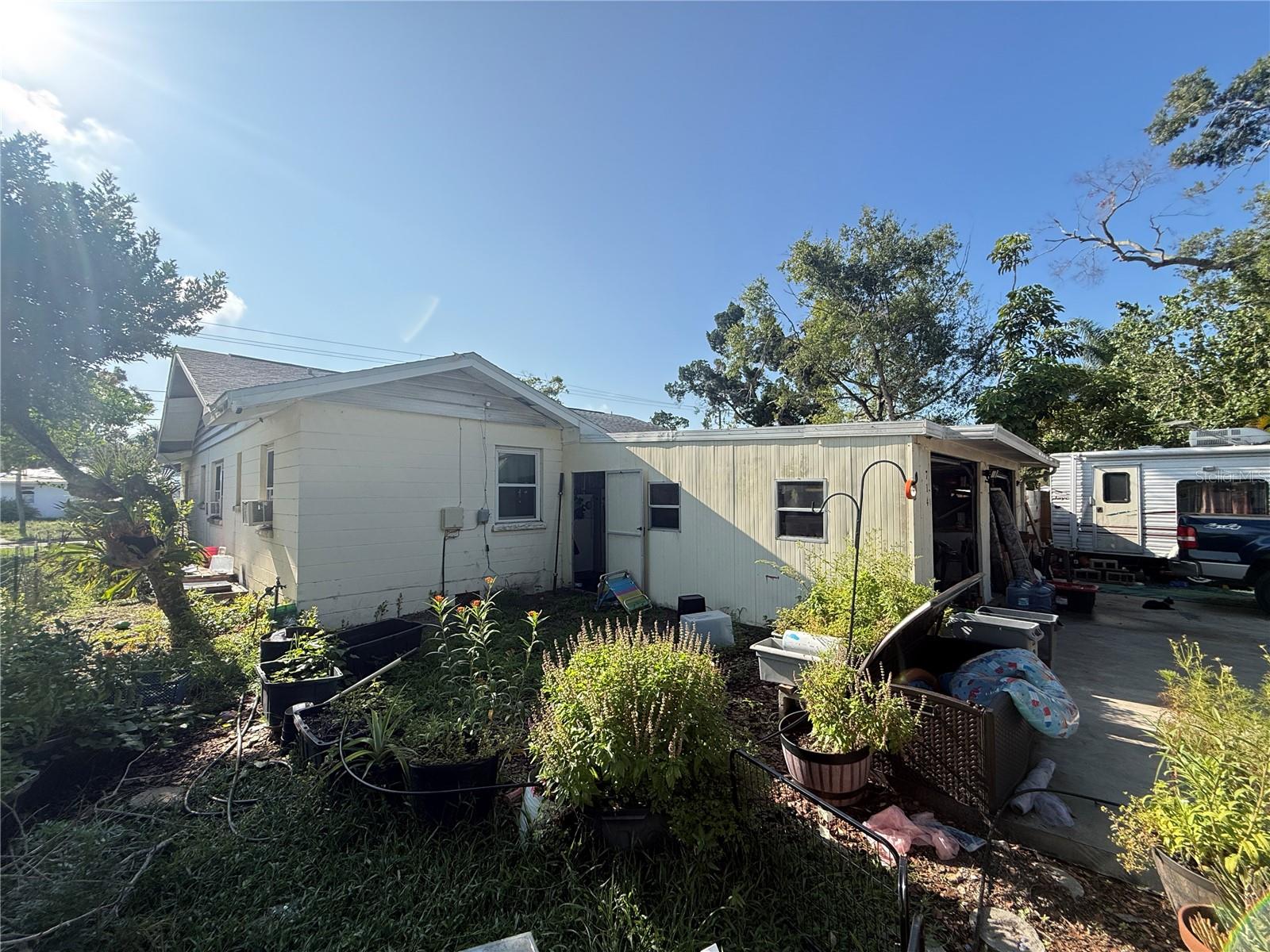 2nd image of 714 26th St W, Bradenton, FL 34205 | MLS# TB8533174