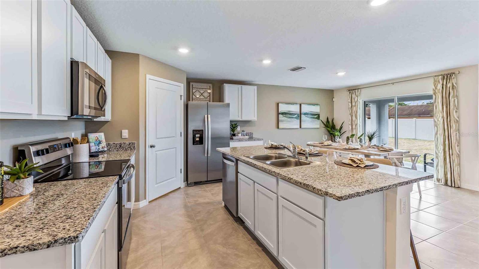 3rd image of 13409 Castle Peak Cir, Dade City, FL 33525 | MLS# TB8533189