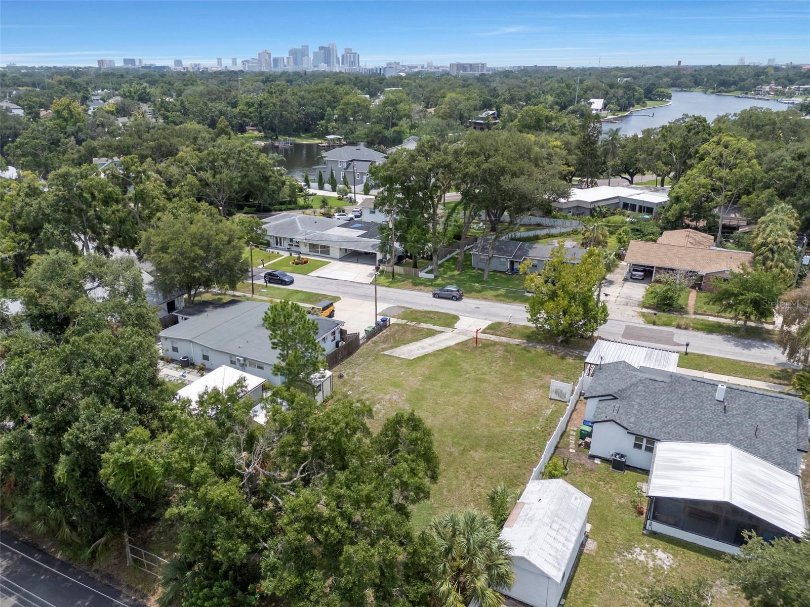 4th image of 2211 W Ohio Ave, Tampa, FL 33607 | MLS# TB8533201