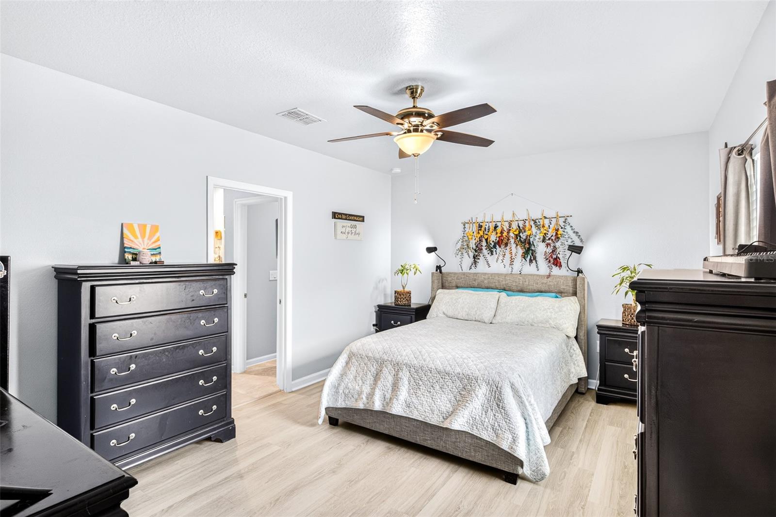 5th image of 617 Trotters Dr, Eagle Lake, FL 33839 | MLS# P4939432