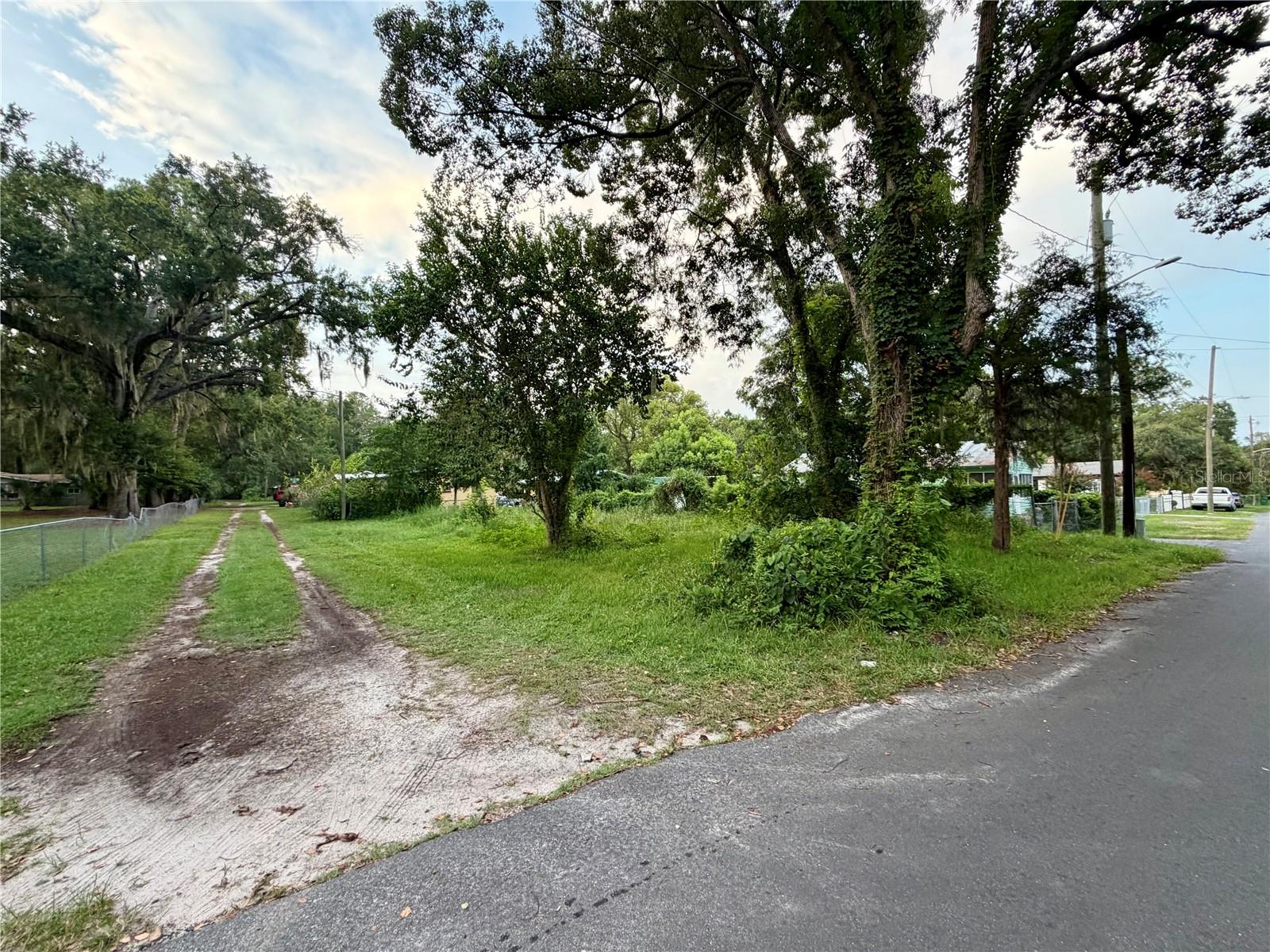 2nd image of Xx Ne 5th Ave, Gainesville, FL 32641 | MLS# GC542271