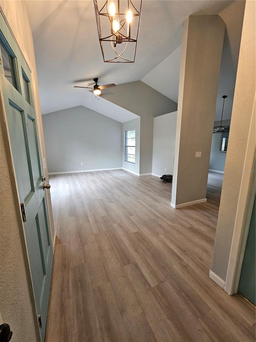 3rd image of 2041 Shadow Pine Dr, Brandon, FL 33511 | MLS# TB8533370