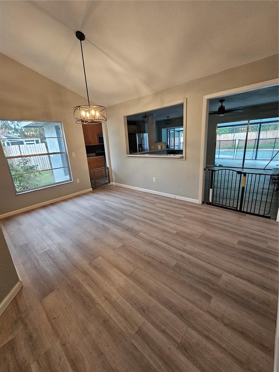 4th image of 2041 Shadow Pine Dr, Brandon, FL 33511 | MLS# TB8533370