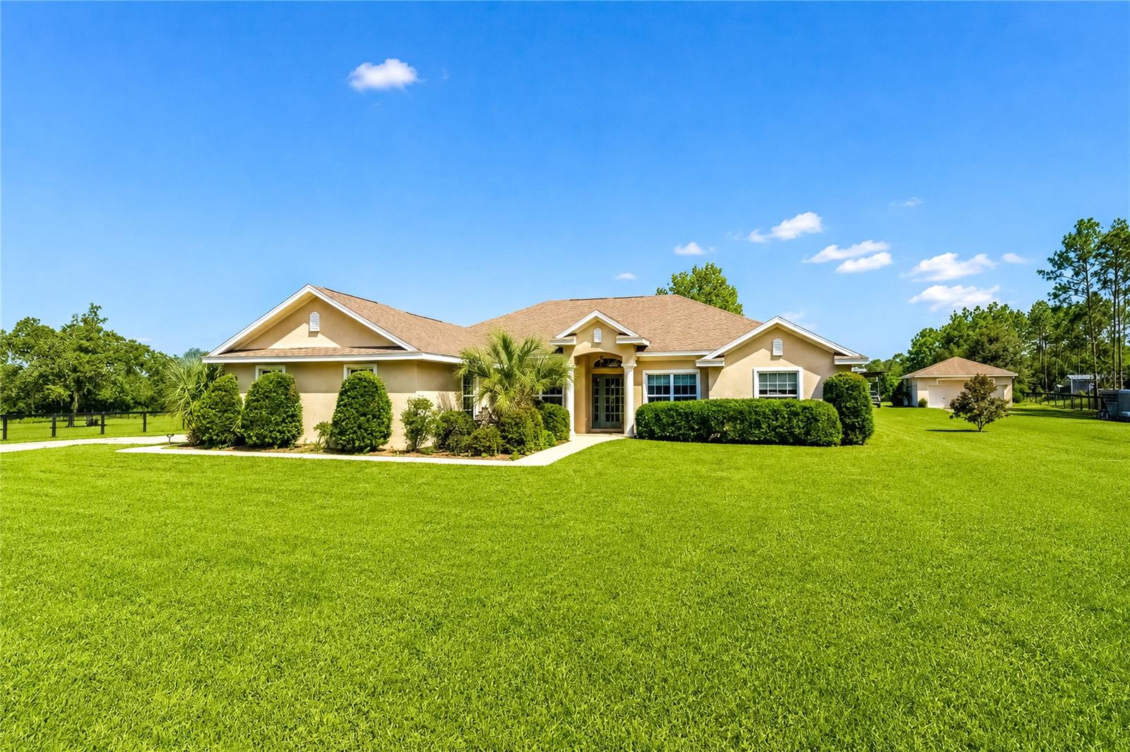 5th image of 16051 Sw 30Th Ln, Ocala, FL 34481 | MLS# OM729303