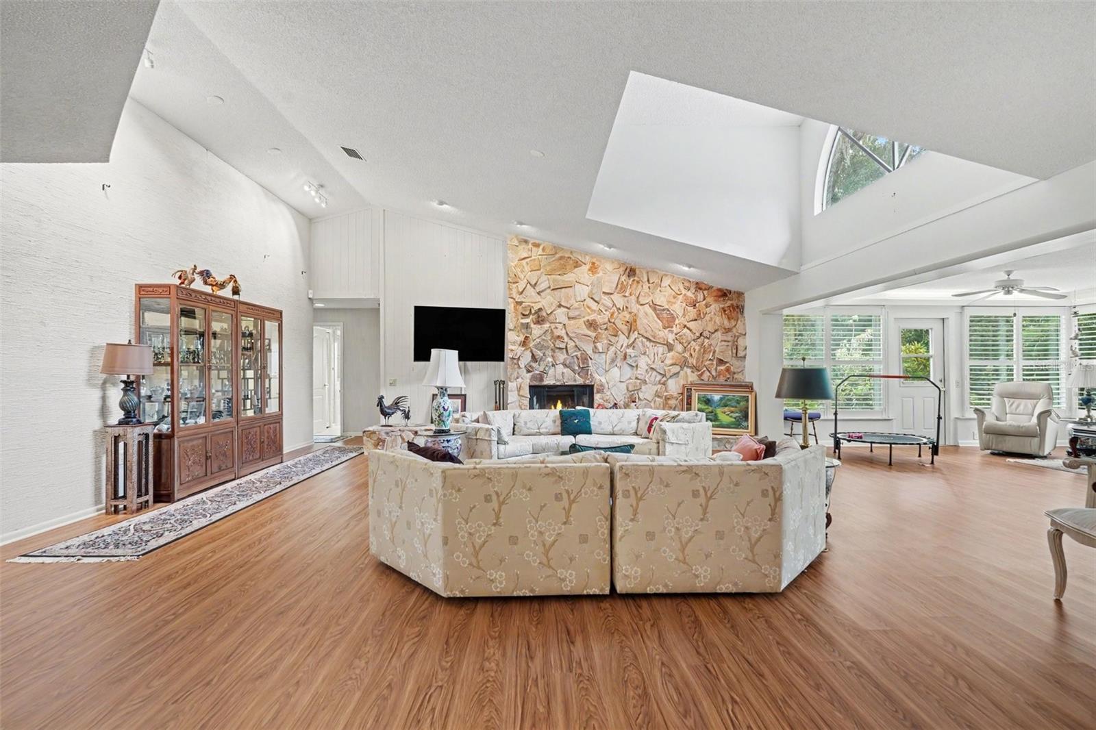 5th image of 2950 St Andrews Blvd, Tarpon Springs, FL 34688 | MLS# TB8533401