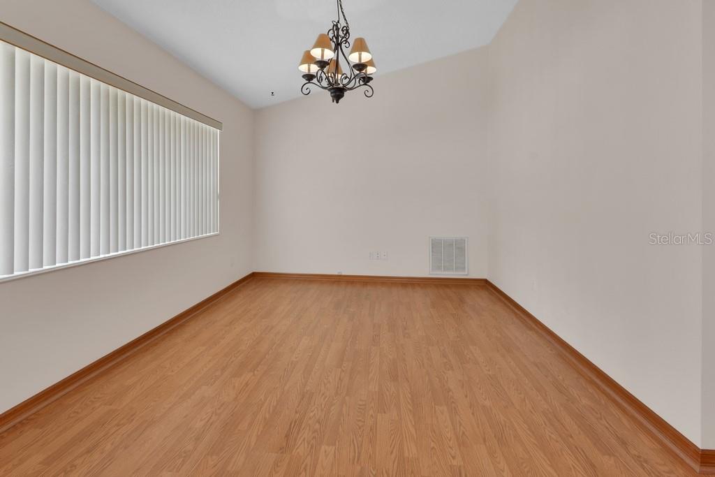 3rd image of 750 Oak Ter, Orange City, FL 32763 | MLS# V4950444