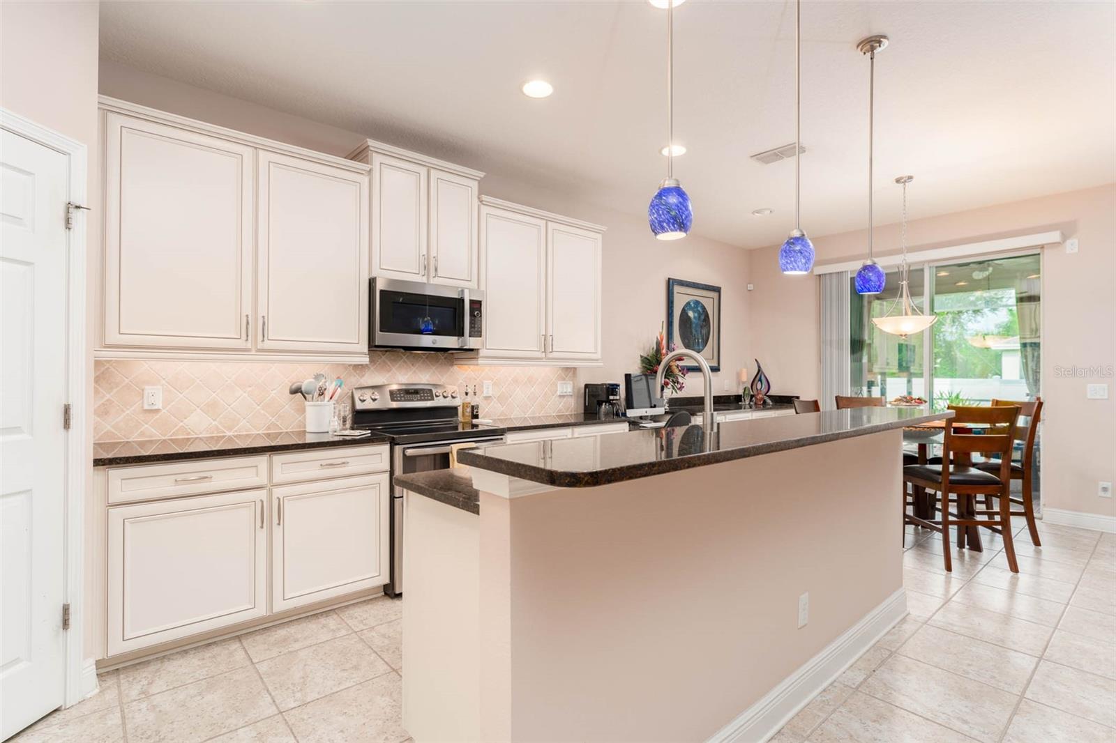 4th image of 220 Parsons Woods Dr, Seffner, FL 33584 | MLS# TB8533471