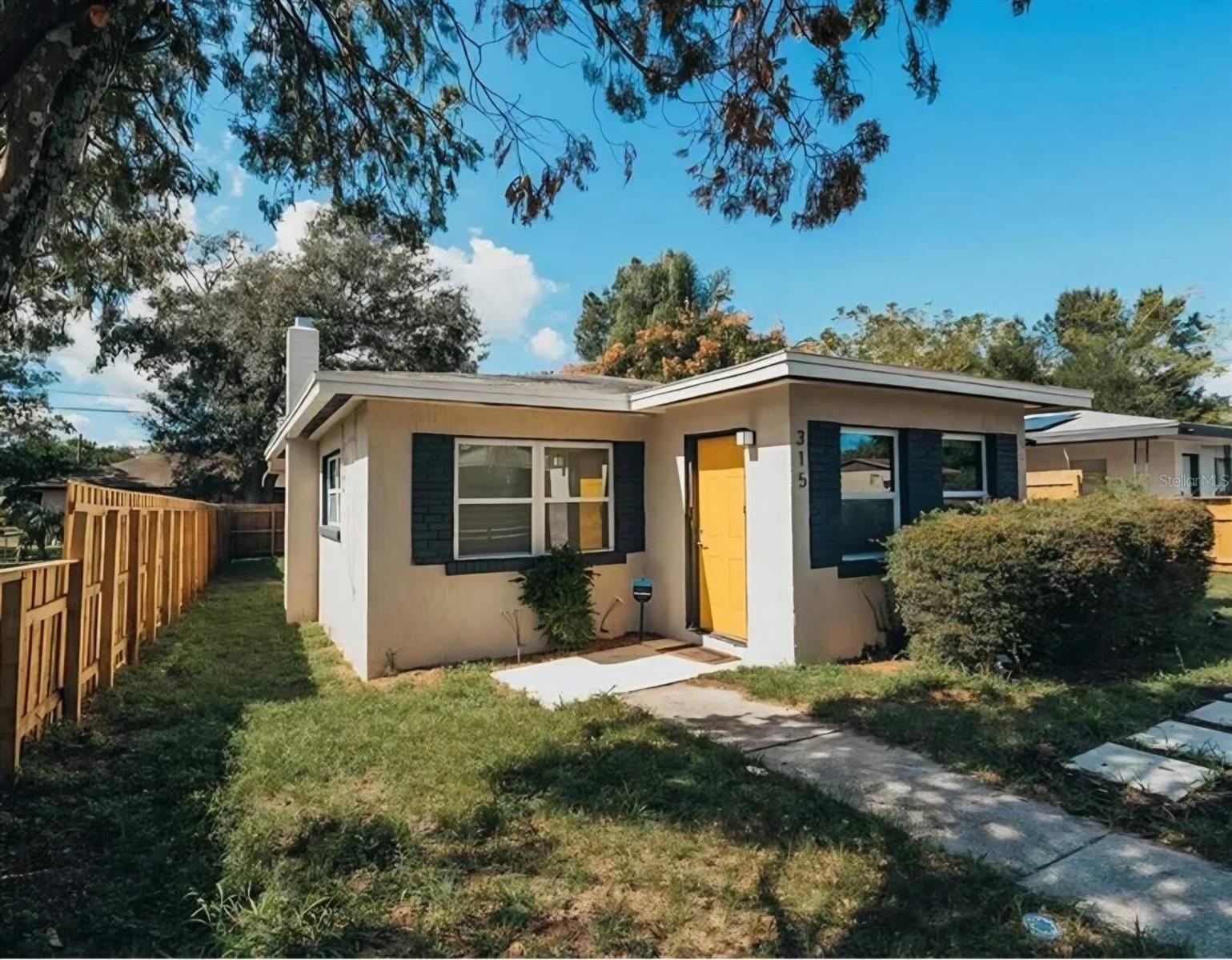 1st image of 315 E St, Lake Wales, FL 33853 | MLS# O6428840