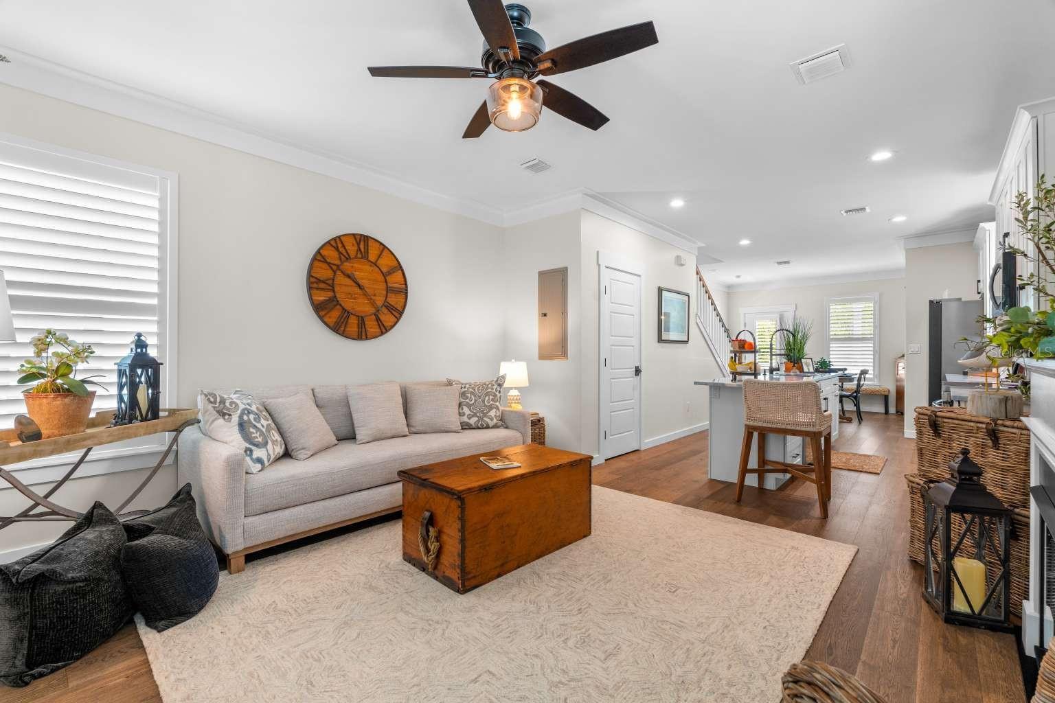 3rd image of 324 6Th St E, Bradenton, FL 34208 | MLS# TB8533502