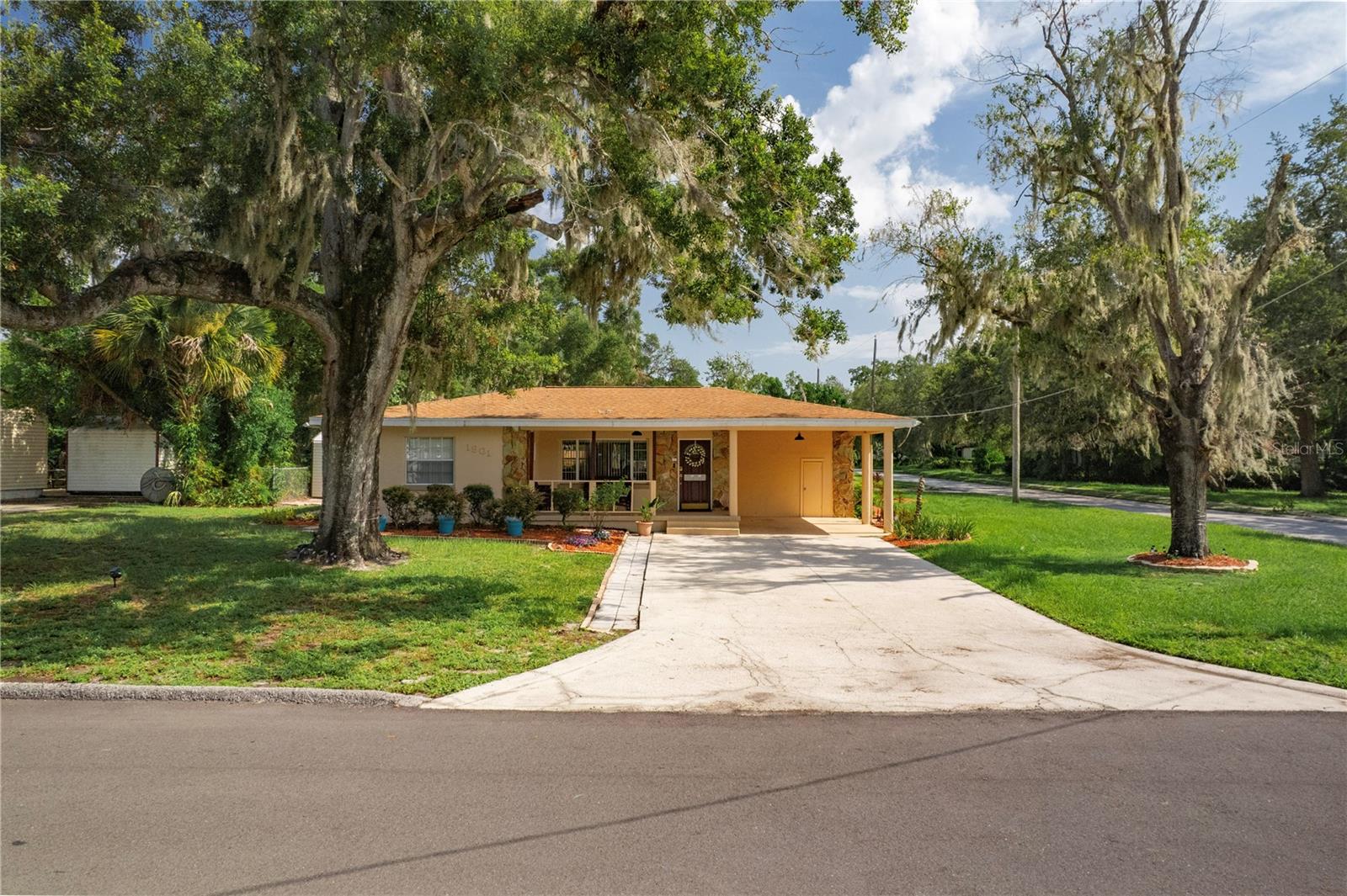 3rd image of 1901 E Paris St, Tampa, FL 33610 | MLS# TB8533564