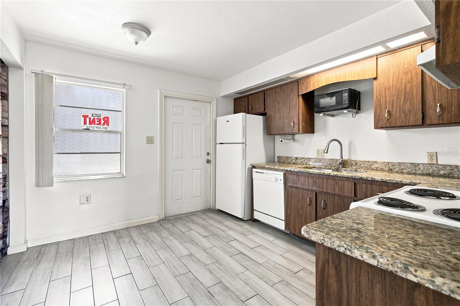 5th image of 101 Lake Hunter Dr #11, Lakeland, FL 33803 | MLS# L4963875