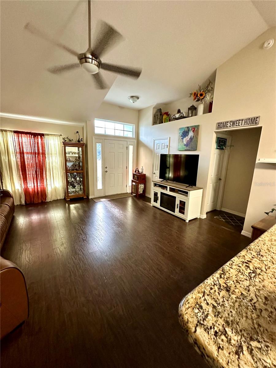 3rd image of 40320 W 2Nd Ave, Umatilla, FL 32784 | MLS# O6428940