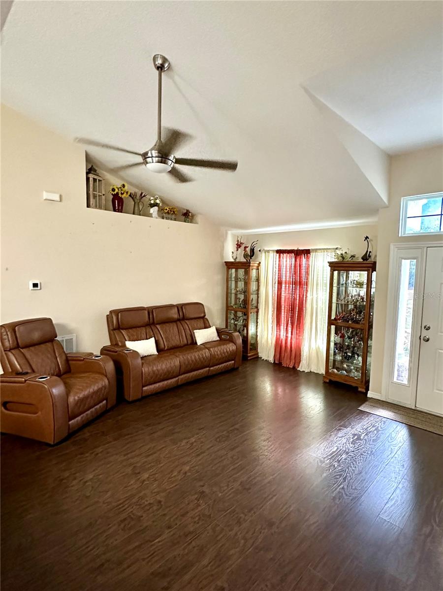 4th image of 40320 W 2Nd Ave, Umatilla, FL 32784 | MLS# O6428940
