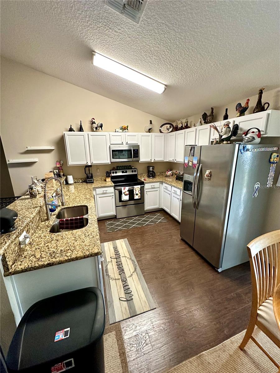 2nd image of 40320 W 2nd Ave, Umatilla, FL 32784 | MLS# O6428940