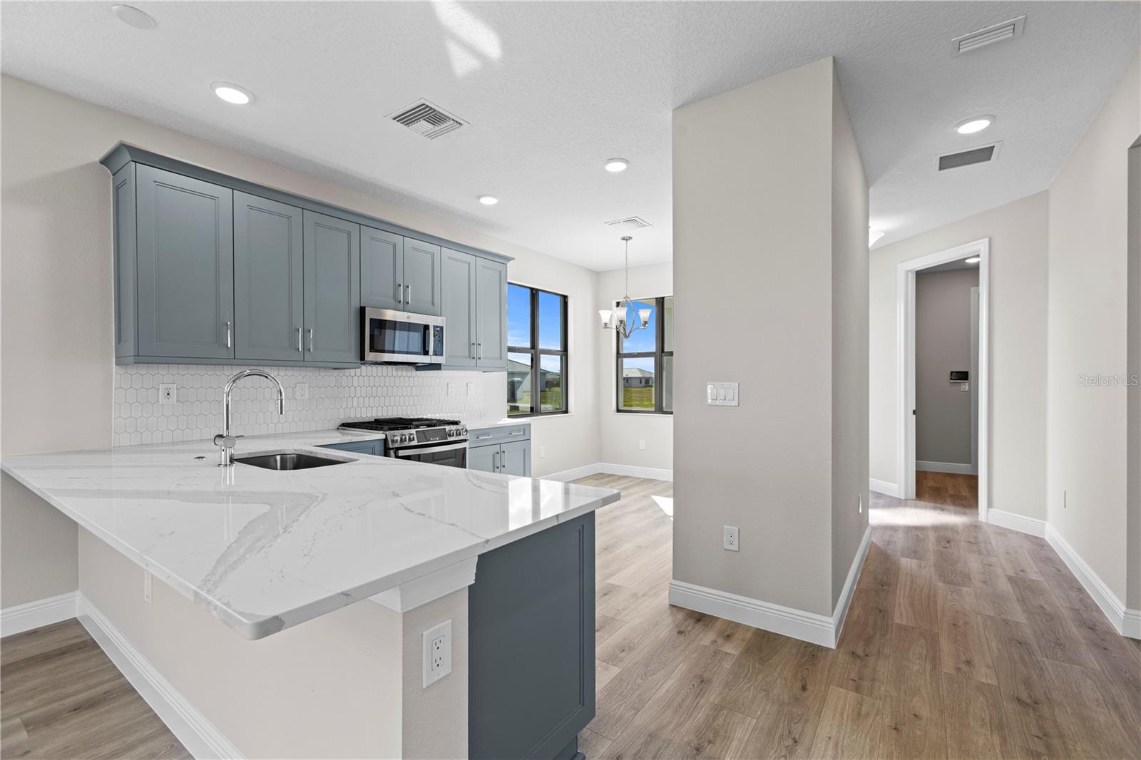 4th image of 18388 Rockport Pl, Bradenton, FL 34211 | MLS# W7888057