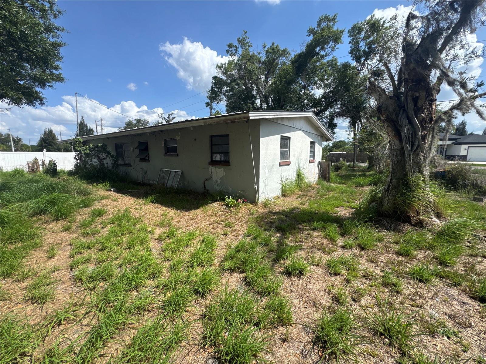 3rd image of 2152 Se Carlstrom Field Rd, Arcadia, FL 34266 | MLS# C7528946
