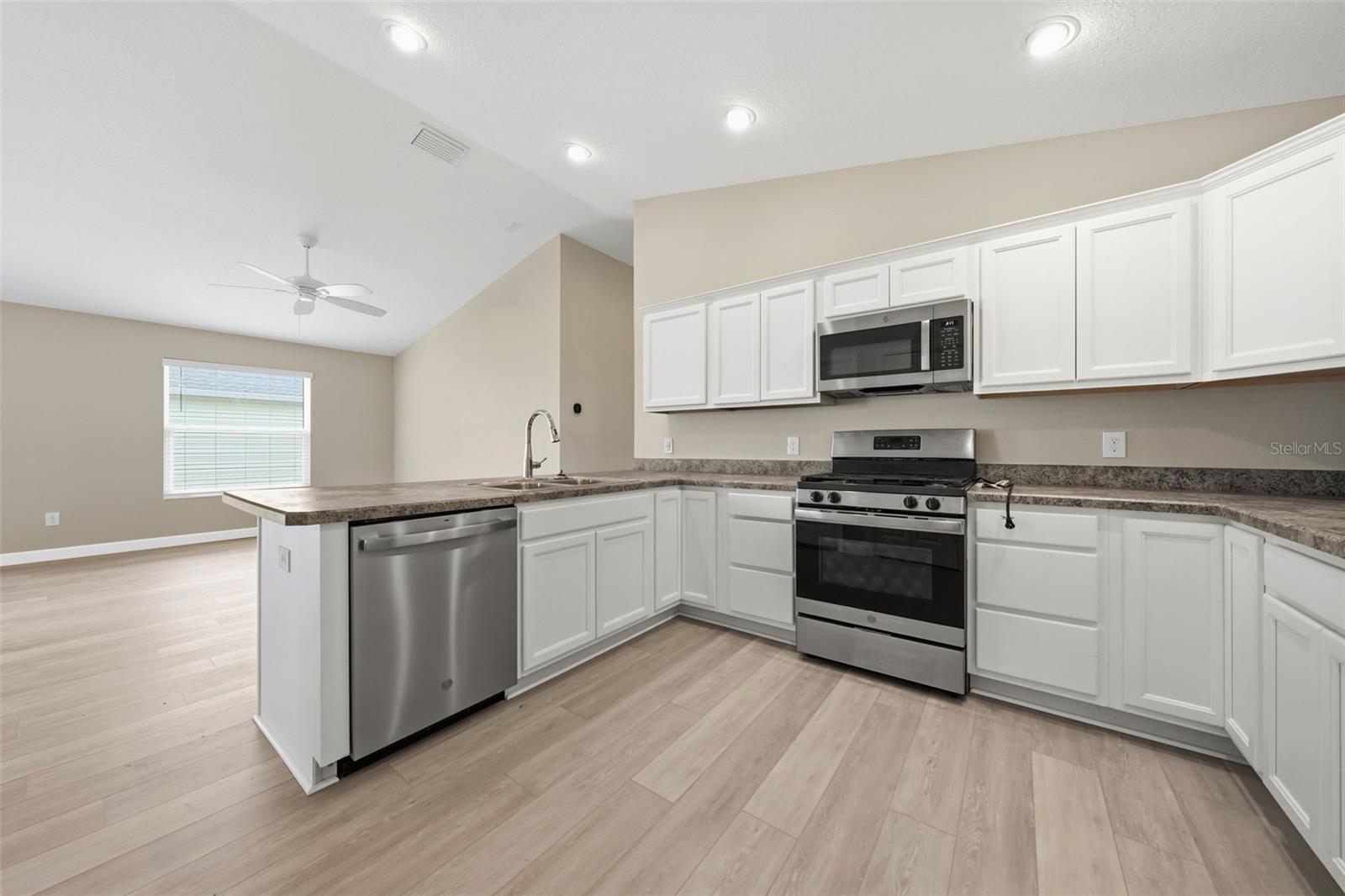 5th image of 302 Zingale Ln, The Villages, FL 32163 | MLS# G5115685