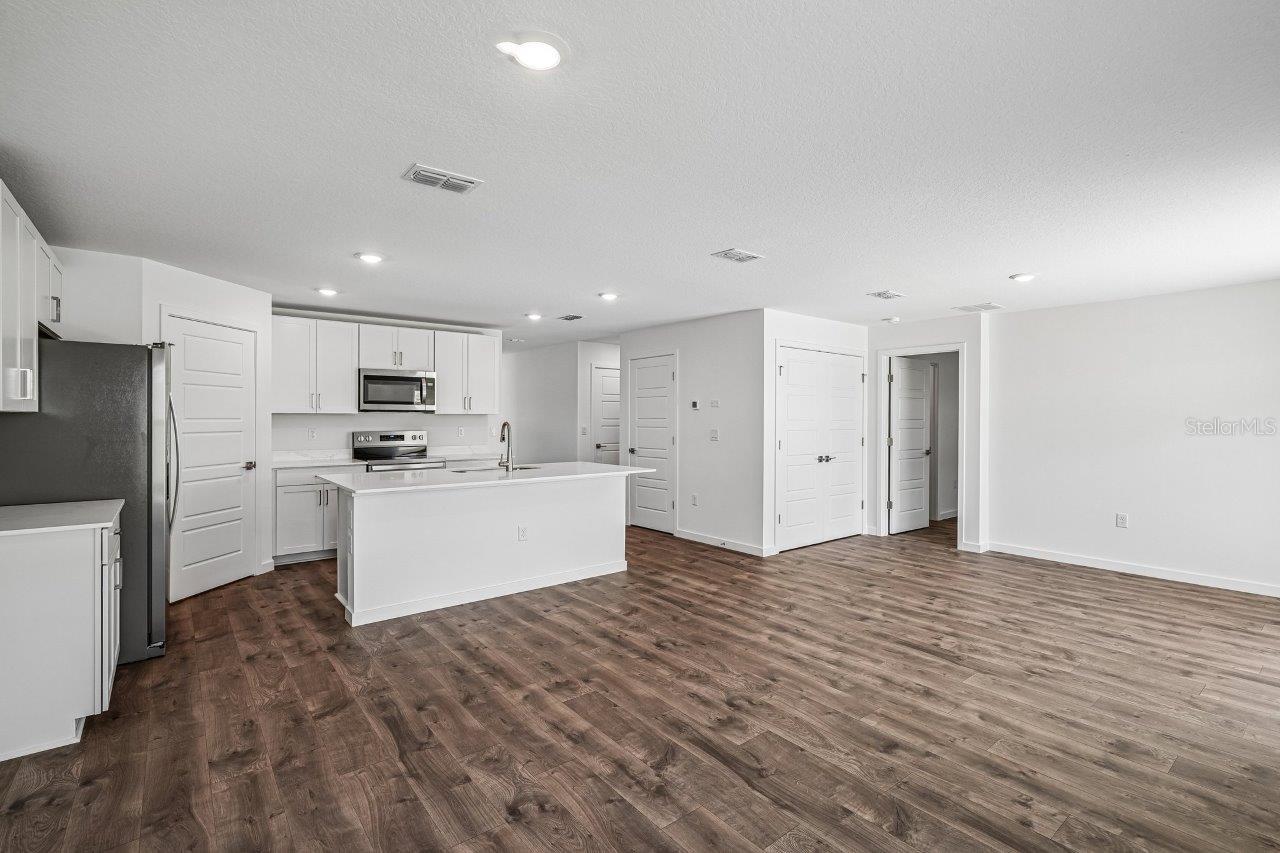 4th image of 1088 Bear Hammock Dr, Umatilla, FL 32784 | MLS# O6429048