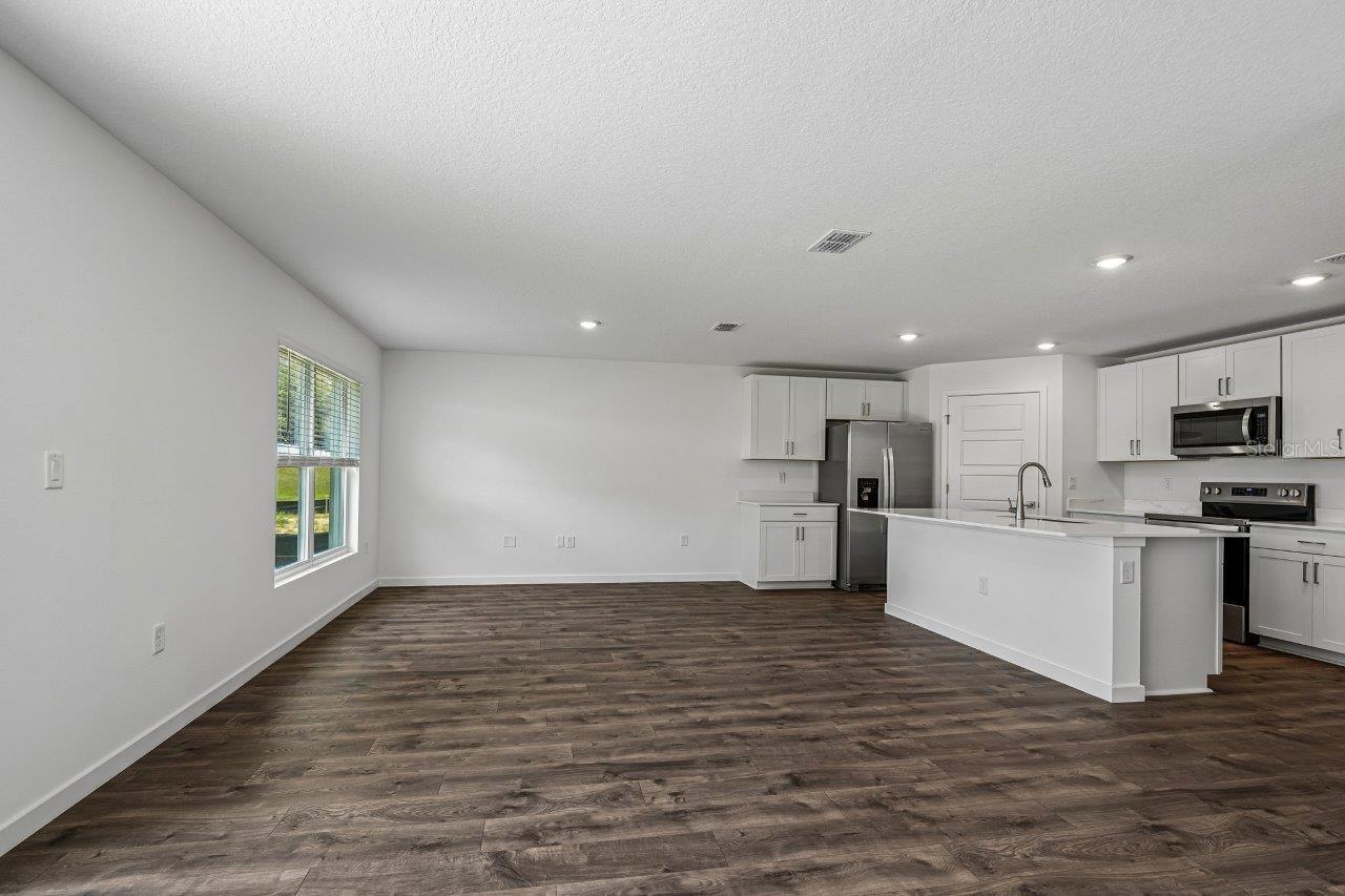 5th image of 1088 Bear Hammock Dr, Umatilla, FL 32784 | MLS# O6429048