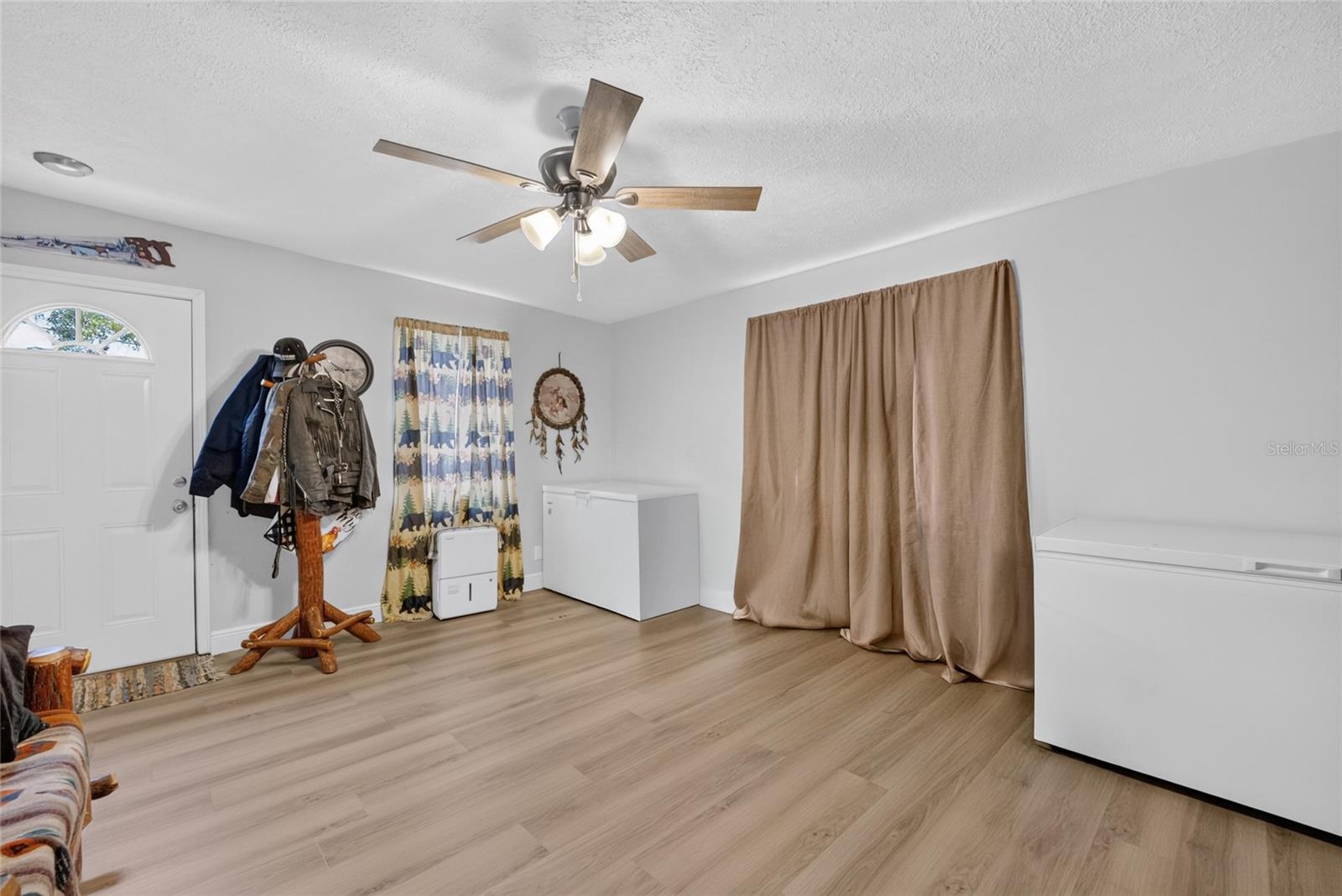 4th image of 18544 Se 55Th Pl, Ocklawaha, FL 32179 | MLS# OM729393